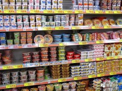 漢中某學(xué)校一桶泡面賣(mài)10元引質(zhì)疑，市場(chǎng)監(jiān)管局介入調(diào)查預(yù)包裝食品定價(jià)